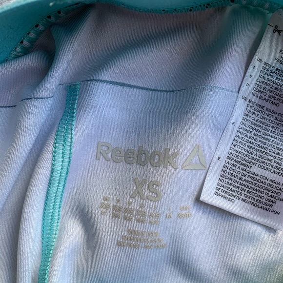 Reebok leggings. 🧜🏻‍♀️ - Picture 5 of 7